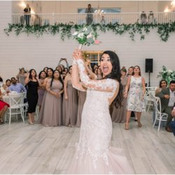 Vida Weddings + Events - Daisy throwing it up for grabs!
