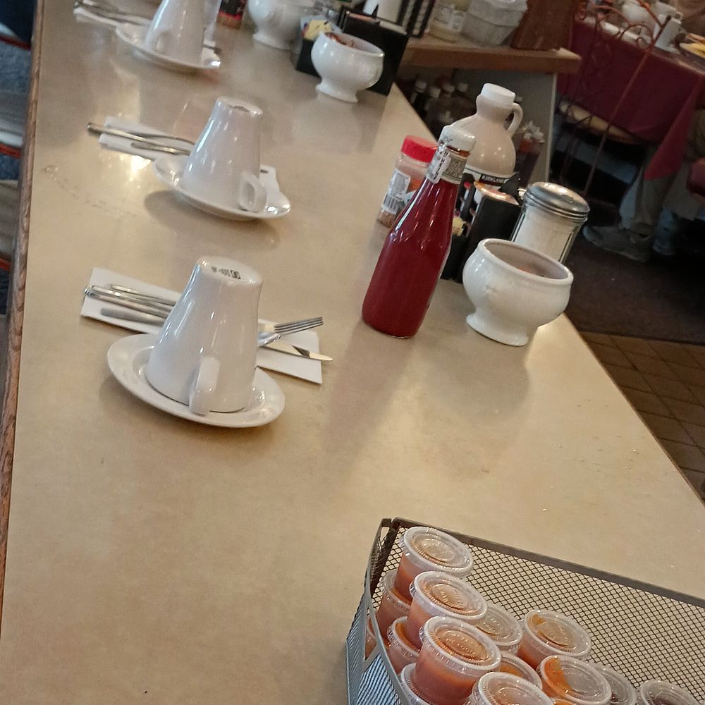 Cameo Cafe - A classic counter experience - Breakfast & Brunch Near Me - Portland, Oregon Cameo Cafe - A classic counter experience - Breakfast & Brunch Near Me - Portland, Oregon