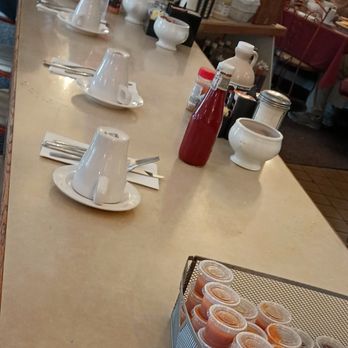 Cameo Cafe - A classic counter experience - Breakfast & Brunch Near Me - Portland, Oregon