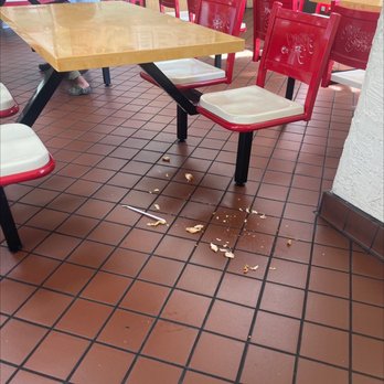 King Taco - Dirty table unsanitary - Mexican Near Me - Ontario, California King Taco - Dirty table unsanitary - Mexican Near Me - Ontario, California