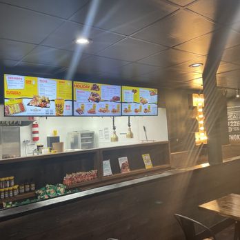 Dickey's Barbecue Pit - Order counter - Barbeque Near Me - Mt. Holly, New Jersey