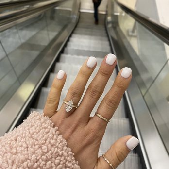 Madelyn Chicago Nail Spa - Nail Salons Near Me - Chicago, Illinois