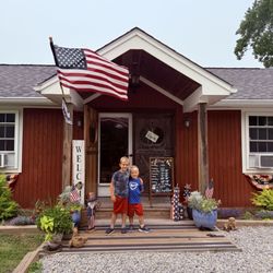 The Farm On Deep River - The entry way to the cafe