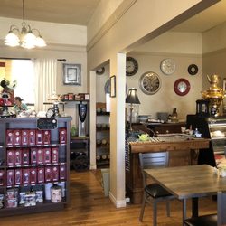 Maddie Hatter Tea Shop & Cafe - Restaurant