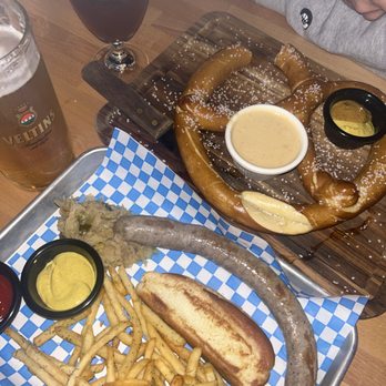 Berliner Beerhall - German Near Me - Tacoma, Washington