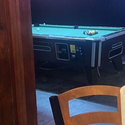 Bearded Buffalo - Belmont - Pool table