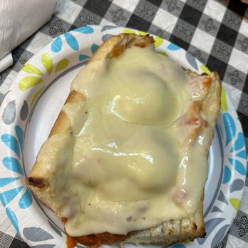 Lakeside Farm Stand - Meatball sub with provolone cheese. 6 inch - Pizza Near Me - Guilford, Connecticut Lakeside Farm Stand - Meatball sub with provolone cheese. 6 inch - Pizza Near Me - Guilford, Connecticut