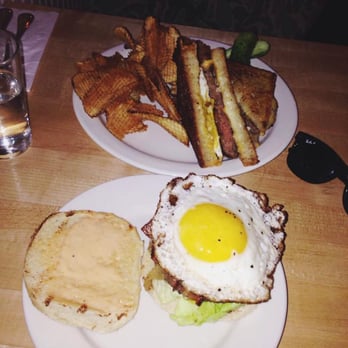 Whitmans - juicy lucy on the bottom, yum - Burgers Near Me - New York, New York Whitmans - juicy lucy on the bottom, yum - Burgers Near Me - New York, New York