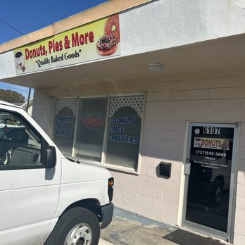 Donuts Pies & More - The shop - Bakeries Near Me - Kenneth City, Florida