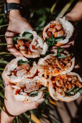Le’s Banh Mi by null