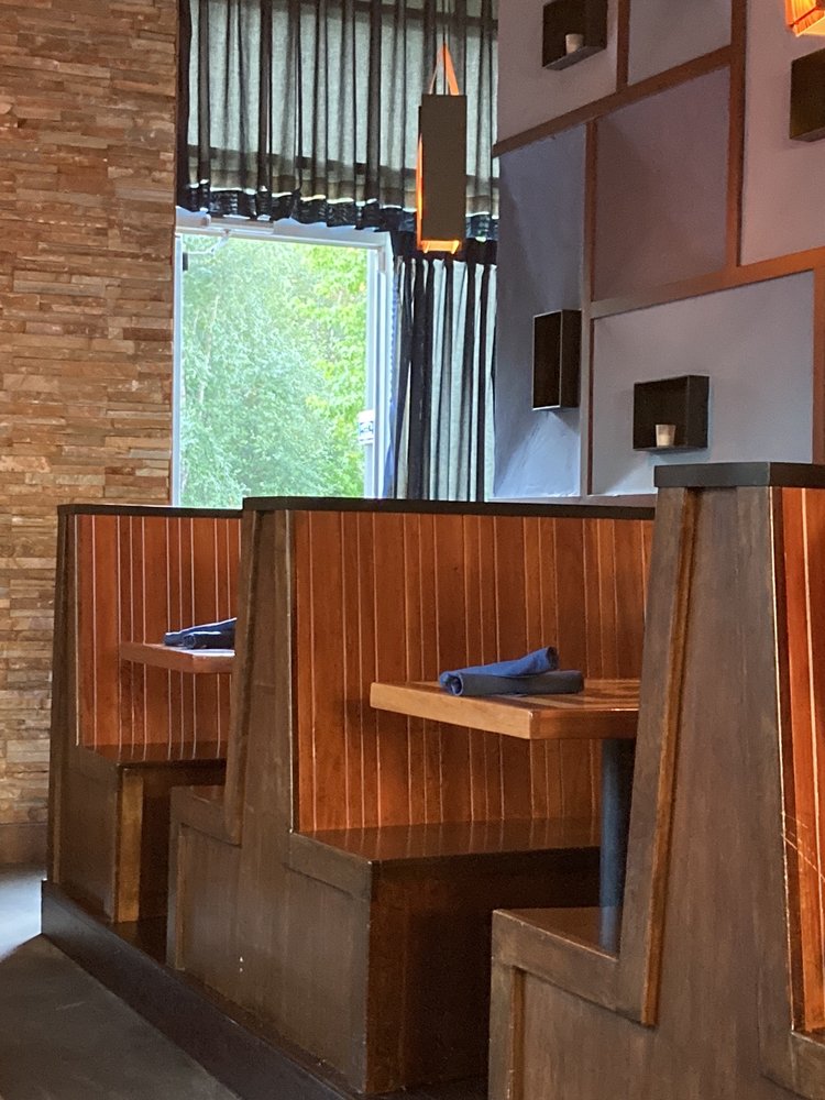 Azul Restaurant & Lounge