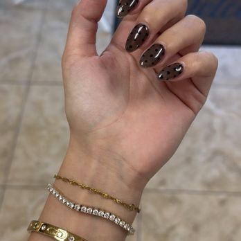 Classique Nails and Spa - Nail Salons Near Me - Louisville, Kentucky