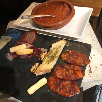 Tinto y Tapas - Tapas Bars Near Me - Madrid, M Tinto y Tapas - Tapas Bars Near Me - Madrid, M