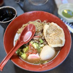 A yummy bowl of beef ramen