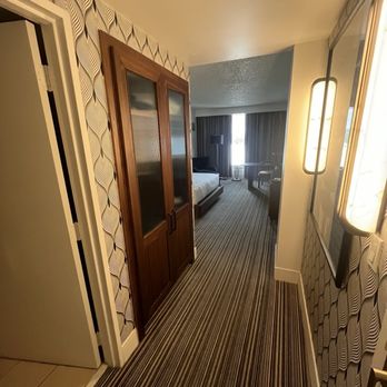 The Clyde Hotel - Nice spacious room with entry - Hotels Near Me - Albuquerque, New Mexico