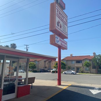 Troy's Drive In - American Near Me - Orange, California