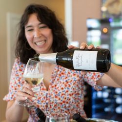 Slater Run Vineyards - The Tasting Room