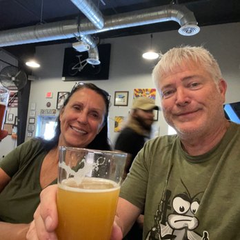 Catalina Brewing Company - Catalina Clouds Hazy IPA, n a Drool'n Dolly's Amber (not sure what to think about the name but the beer is tasty!) - Breweries Near Me - Tucson, Arizona