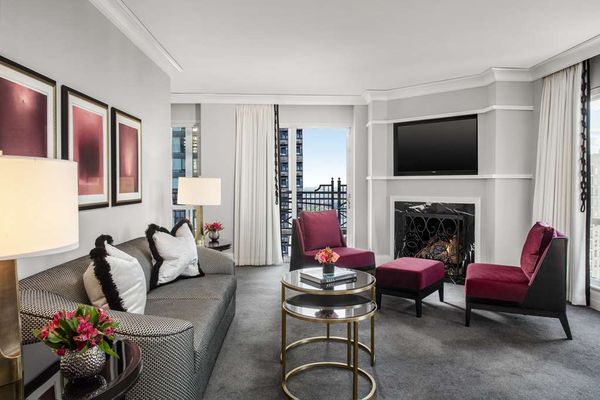 Waldorf Astoria Chicago by null