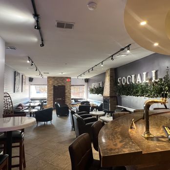 Brunch Sociall - Lounge area - Breakfast & Brunch Near Me - Chicago, Illinois Brunch Sociall - Lounge area - Breakfast & Brunch Near Me - Chicago, Illinois