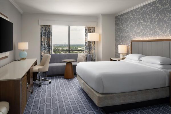 Hilton New Orleans Riverside by null