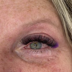 Merakis A Passion For Beauty - Little touch of purple volume fans