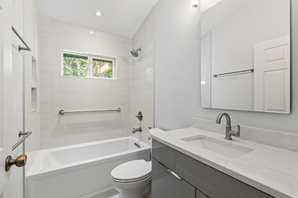 Kings Interior Design - countertop fabricator in Gainesville, FL