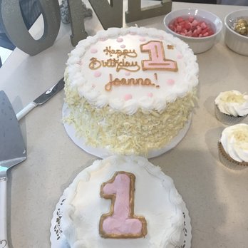 Craig's Cake Shop - 8" cake and smash cake - Bakeries Near Me - Verona, Wisconsin