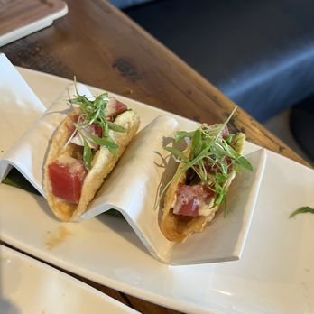 Finney's Crafthouse - Stevenson Ranch - Ahi poke tacos - New American Near Me - Stevenson Ranch, California