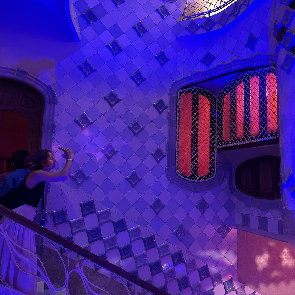 Casa Batlló - going up the stairs - Landmarks & Historical Buildings Near Me - Barcelona, B