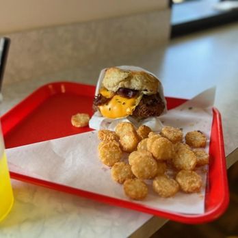District Biskuits - Breakfast & Brunch Near Me - North Kansas City, Missouri