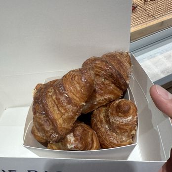 Paris Baguette - Mini Garlic Croissant 6pc - Bakeries Near Me - Sacramento, California Paris Baguette - Mini Garlic Croissant 6pc - Bakeries Near Me - Sacramento, California