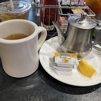 Streamliner Lounge - Hot Green Tea - Lounges Near Me - Orange, California