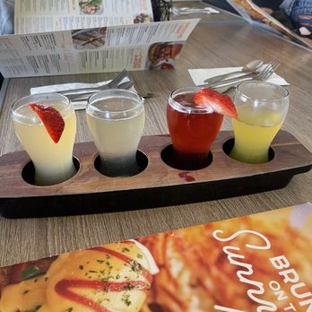 Broken Yolk Cafe - Mimosa flight - American Near Me - Glendora, California Broken Yolk Cafe - Mimosa flight - American Near Me - Glendora, California