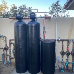 Pro Water Solutions - 4 cu ft
Water Softener & Backwashing Carbon with a Brine Tank