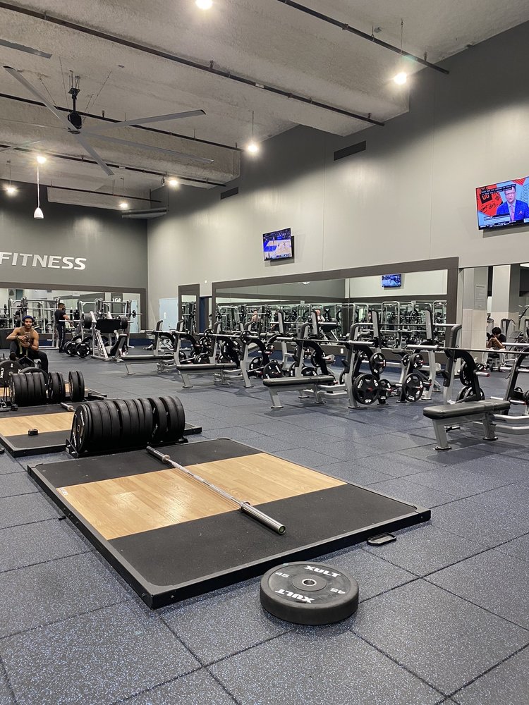 ONELIFE FITNESS FORT TOTTEN Updated September 2024 11 Photos & 19