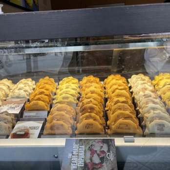 Las Muns - Variety!!! - Empanadas Near Me - Barcelona, B Las Muns - Variety!!! - Empanadas Near Me - Barcelona, B