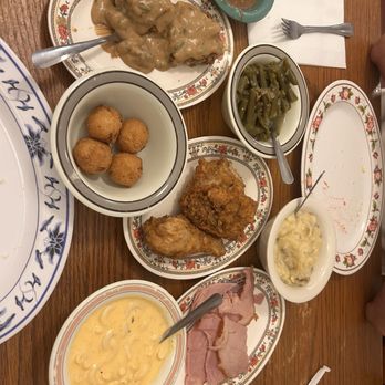 Mama's Farmhouse - Southern Near Me - Pigeon Forge, Tennessee Mama's Farmhouse - Southern Near Me - Pigeon Forge, Tennessee