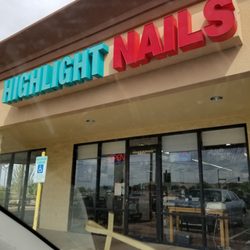 Highlight Nails - Cool place
