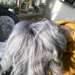 This was supposed to be platinum blonde. My hair was completely damaged.