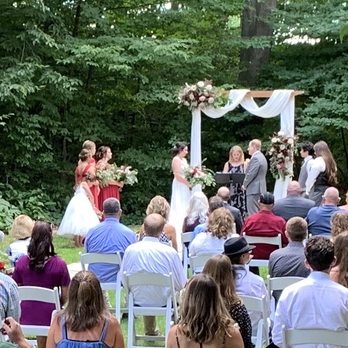Weddings By Bobbie - Wedding at the Green Bay Botanical Gardens - Officiants Near Me Weddings By Bobbie - Wedding at the Green Bay Botanical Gardens - Officiants Near Me