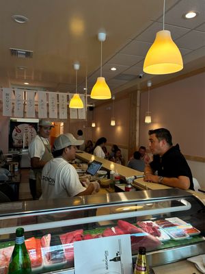 Kuromon Sushi by null
