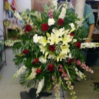 Puryear's Florist - Florists Near Me - South Boston, Virginia Puryear's Florist - Florists Near Me - South Boston, Virginia