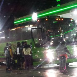 Wanda Coach - Chaos!! Everyone getting soaked while trying to get the bus!