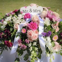 Erica’s Flower Bouquets - Head table