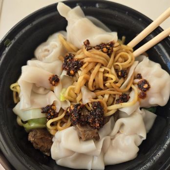 Burp Bowl Cafe - UES - B1.Savory Soy Beef Dry Noodles干拌牛肉面 with wontons - Noodles Near Me - New York, New York Burp Bowl Cafe - UES - B1.Savory Soy Beef Dry Noodles干拌牛肉面 with wontons - Noodles Near Me - New York, New York