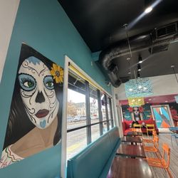 La Taqueria Taco Bar & Grill - Ambiance