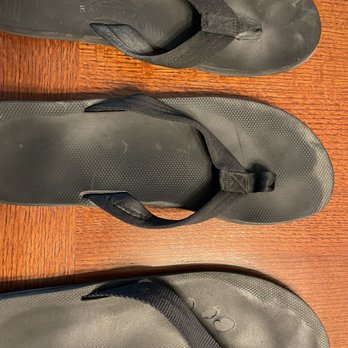Rainbow Sandals - Close up of my3 pairs new pair on left Terrible quality! - Shoe Stores Near Me - San Clemente, California Rainbow Sandals - Close up of my3 pairs new pair on left Terrible quality! - Shoe Stores Near Me - San Clemente, California