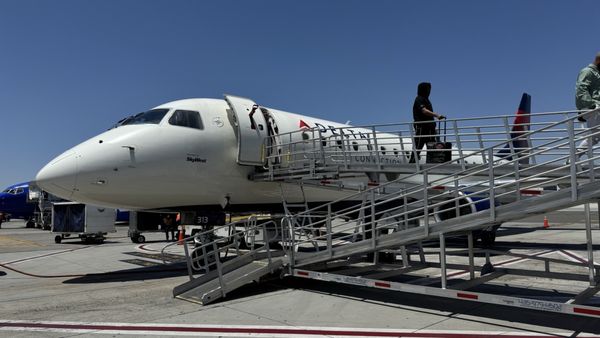 Hollywood Burbank Airport by null