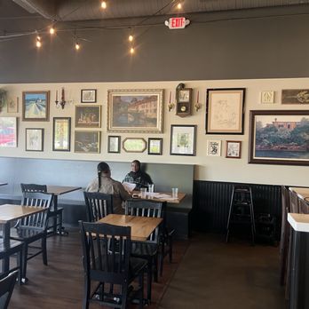 Nicolo - Italy decor - Pizza Near Me - Richfield, Minnesota Nicolo - Italy decor - Pizza Near Me - Richfield, Minnesota